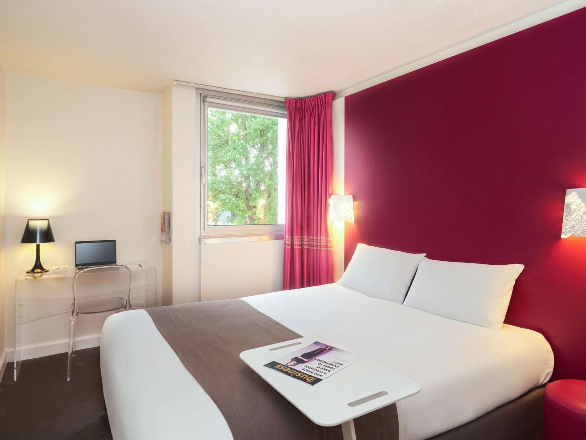 Hotel Mercure Batignolles 4*