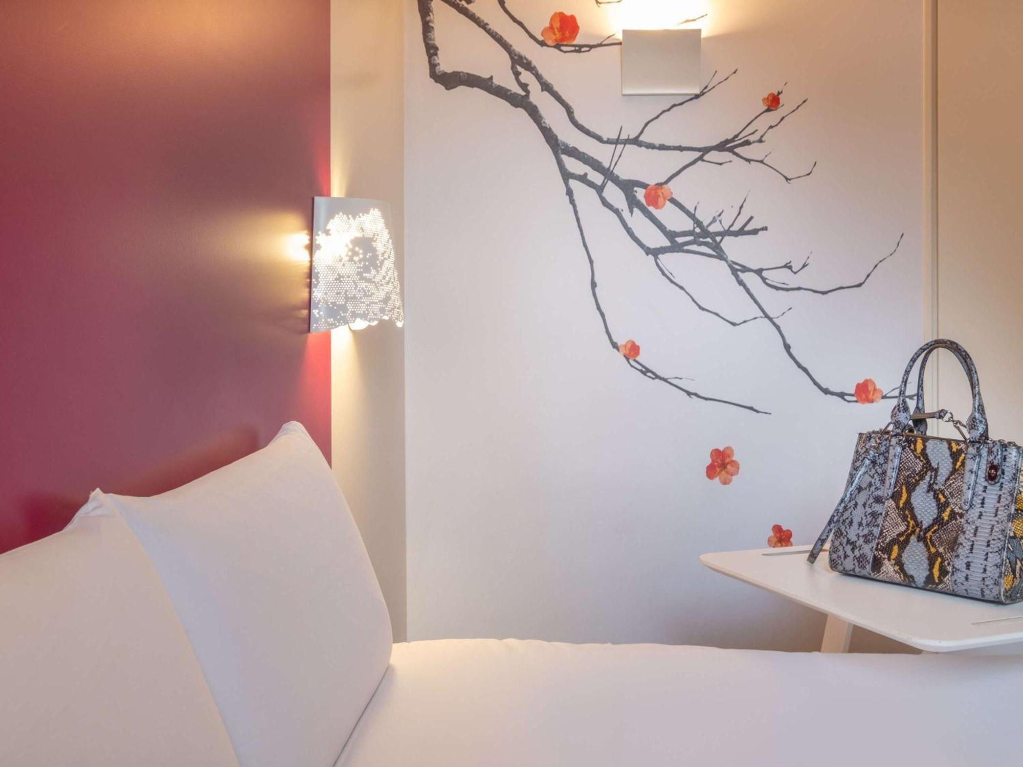 Hotel Mercure Batignolles 4*